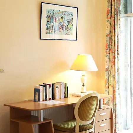Sequoia Garden Couette-café 2*
