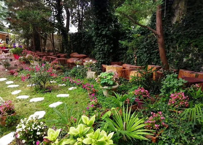 Sequoia Garden 3*