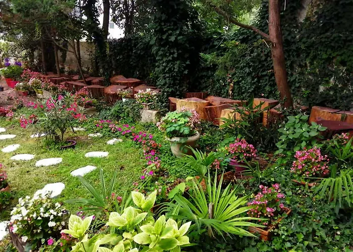 Sequoia Garden 3* بوردو