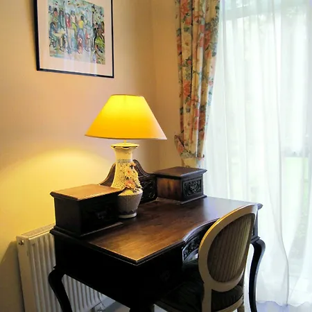 Sequoia Garden Couette-café 3*