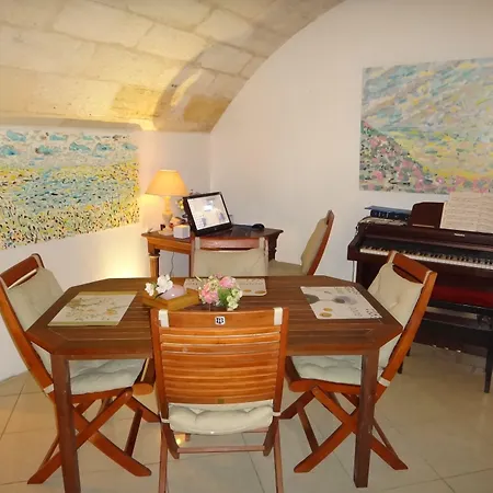 Sequoia Garden Bed & Breakfast 3*